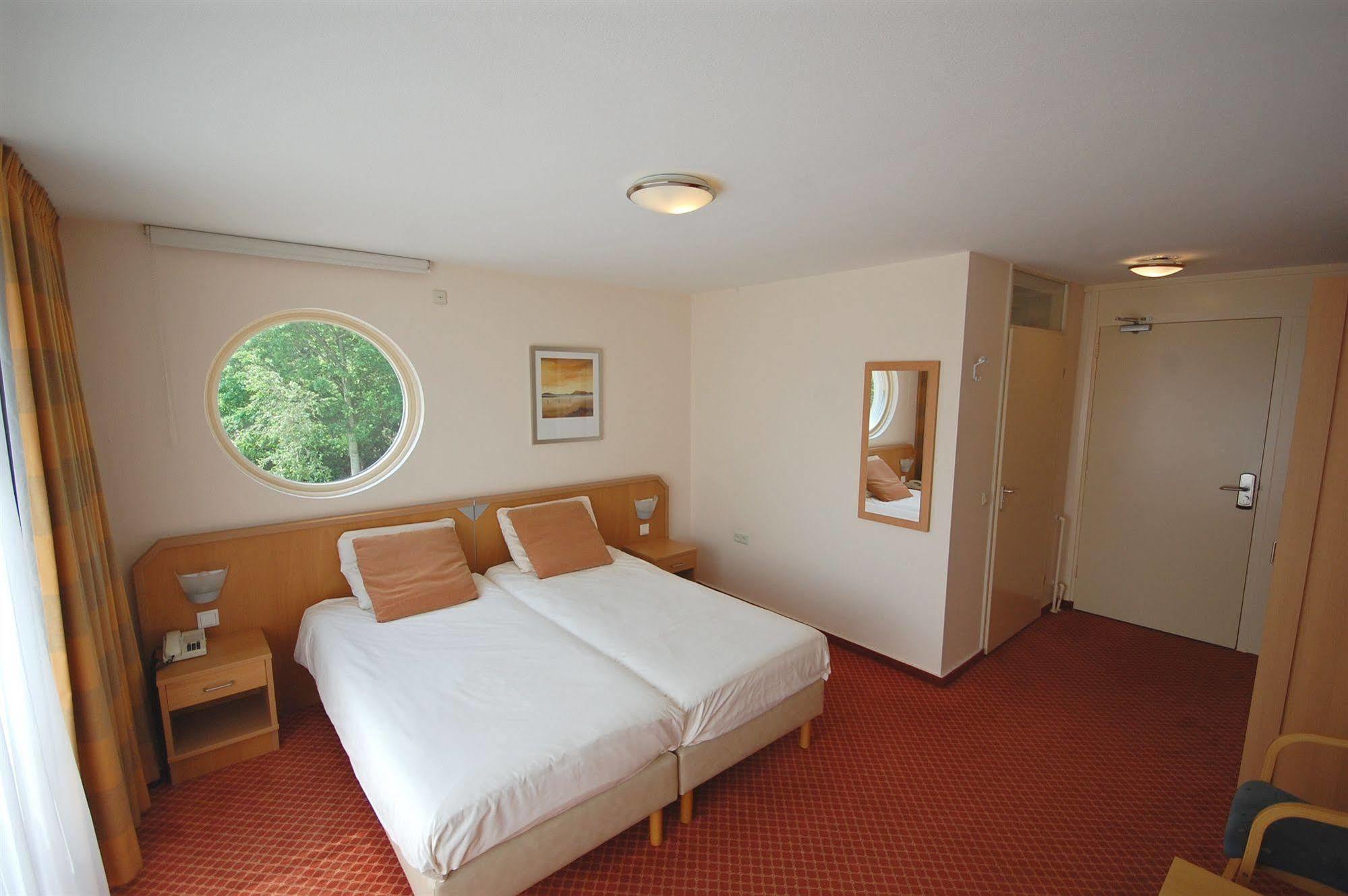 Strandhotel Bos En Duin Oostkapelle Exteriör bild